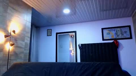 Snapshot of asmodeo_cox chatting on 10/14/25, 11:27 Asmodeo  -   online show from 10/14/25, 11:27