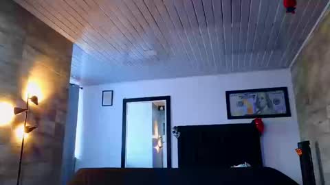 Snapshot of asmodeo_cox chatting on 10/15/25, 09:04 Asmodeo  -   online show from 10/15/25, 09:04