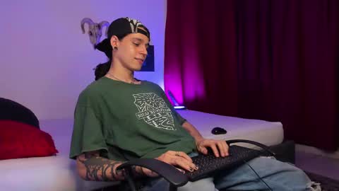 asmodeuszz online show from 02/14/25, 06:45