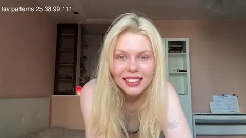 Snapshot of ass_latte chatting on 06/23/26, 04:05 Sasha online show from 06/23/26, 04:05