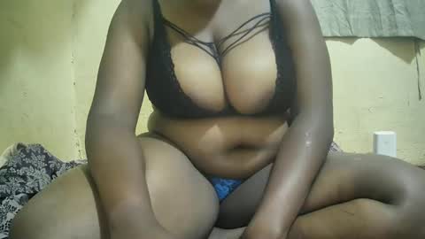 Snapshot of assbaby5 chatting on 10/27/25, 01:20 assbaby5 online show from 10/27/25, 01:20