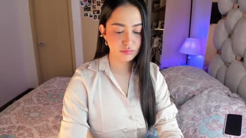 Snapshot of asshley__ chatting on 12/27/24, 02:25 Ashley online show from 12/27/24, 02:25
