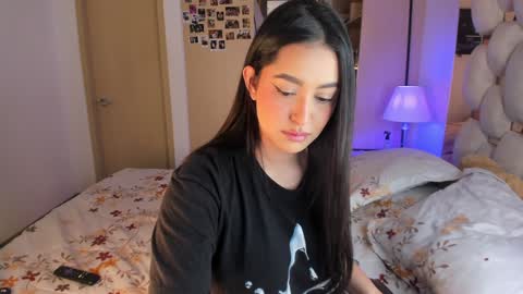 Snapshot of asshley__ chatting on 01/03/25, 04:22 Ashley online show from 01/03/25, 04:22