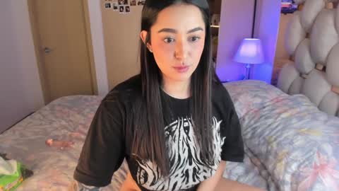 Snapshot of asshley__ chatting on 01/31/25, 07:18 Ashley online show from 01/31/25, 07:18