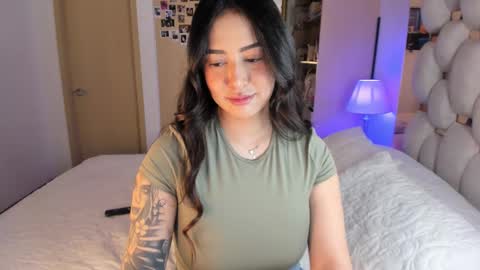 Snapshot of asshley__ chatting on 02/23/25, 09:37 Ashley online show from 02/23/25, 09:37