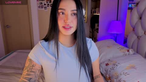 Snapshot of asshley__ chatting on 09/11/25, 02:00 Ashley online show from 09/11/25, 02:00