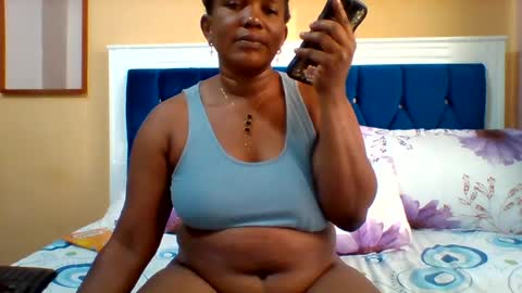Snapshot of assqueen4 chatting on 06/19/26, 05:23 FLORAH DANIEL online show from 06/19/26, 05:23
