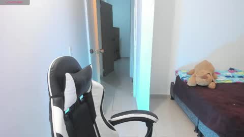 Asta Kuno online show from 04/20/26, 08:39