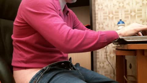 Snapshot of asterion51 chatting on 11/12/25, 06:52 asterion51 online show from 11/12/25, 06:52