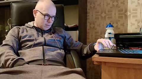 Snapshot of asterion51 chatting on 01/17/26, 05:38 asterion51 online show from 01/17/26, 05:38