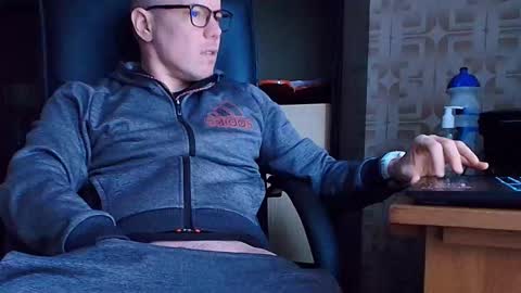 Snapshot of asterion51 chatting on 01/18/26, 03:49 asterion51 online show from 01/18/26, 03:49