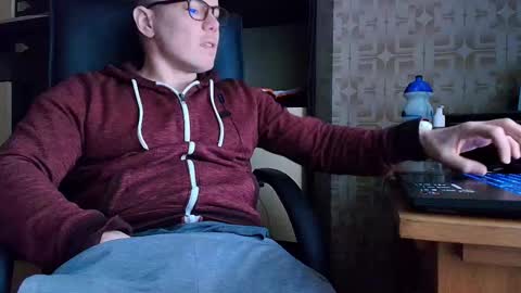 Snapshot of asterion51 chatting on 02/13/26, 04:14 asterion51 online show from 02/13/26, 04:14