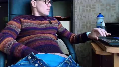 Snapshot of asterion51 chatting on 03/11/26, 04:24 asterion51 online show from 03/11/26, 04:24