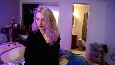 AstoriaLove online show from 02/19/25, 04:34