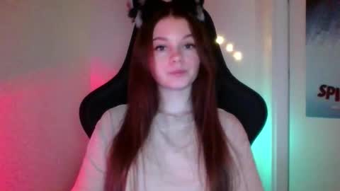 astradream_ online show from 11/06/25, 09:48