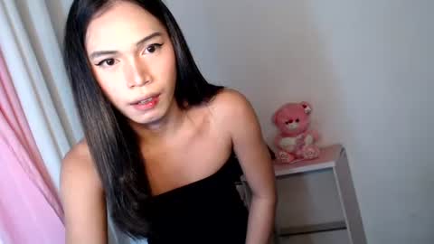 Snapshot of astraea_xxx chatting on 07/19/26, 10:57 Anna online show from 07/19/26, 10:57