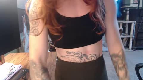 Snapshot of astraeasiren chatting on 12/13/24, 06:16 AstraeaSiren online show from 12/13/24, 06:16