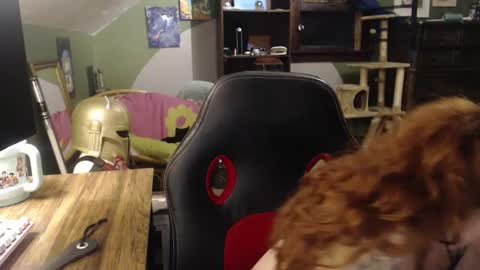 Snapshot of astraeasiren chatting on 09/25/25, 04:49 AstraeaSiren online show from 09/25/25, 04:49