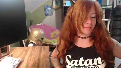 Snapshot of astraeasiren chatting on 10/31/25, 05:36 AstraeaSiren online show from 10/31/25, 05:36