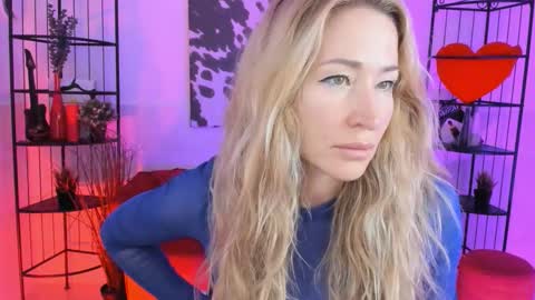 astramonroe online show from 10/22/25, 06:29