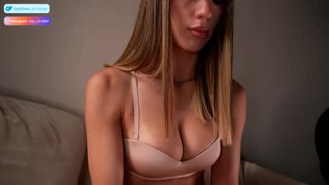 Astrid online show from 04/14/26, 01:28