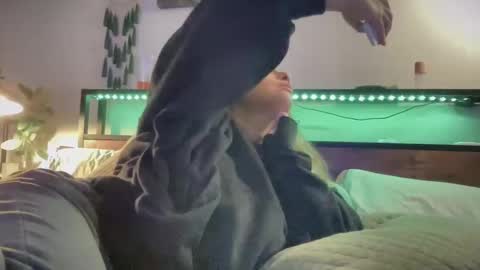 Snapshot of astro_n_tatiana chatting on 11/17/25, 04:40 astro_n_tatiana online show from 11/17/25, 04:40