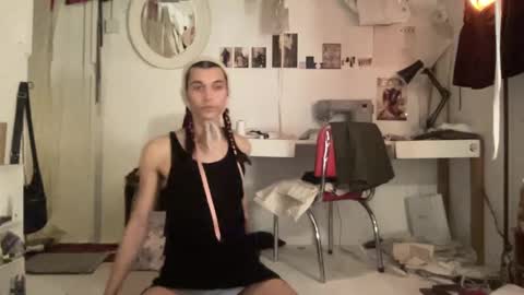 Snapshot of astrodoll chatting on 12/18/24, 08:14 Astro Doll online show from 12/18/24, 08:14