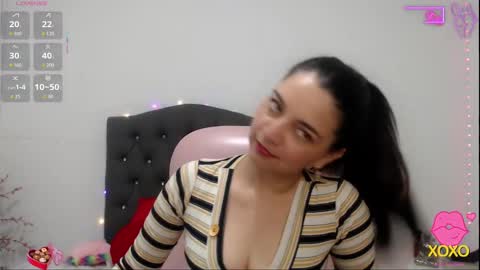Snapshot of astrolover_ chatting on 10/08/25, 02:53 camila  online show from 10/08/25, 02:53