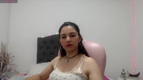 Snapshot of astrolover_ chatting on 10/16/25, 01:17 camila  online show from 10/16/25, 01:17