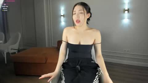asuna_kirigaya online show from 10/13/25, 03:01