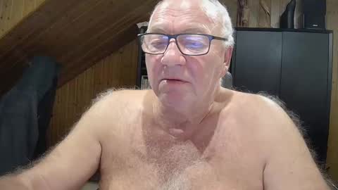 asusandy online show from 11/22/25, 11:48