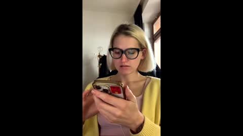 asya_new online show from 10/25/25, 10:12