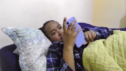 Snapshot of atara_seren chatting on 05/24/26, 06:40 atara_seren online show from 05/24/26, 06:40