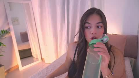 Snapshot of atena676 chatting on 05/08/26, 01:44 atena676 online show from 05/08/26, 01:44