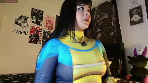 Snapshot of atena_hill93 chatting on 08/04/26, 07:05 Atena online show from 08/04/26, 07:05