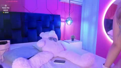 Athenea online show from 01/14/26, 04:07