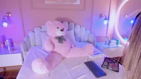 Snapshot of atenea_cute21 chatting on 05/20/26, 03:13 Athenea online show from 05/20/26, 03:13