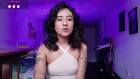 Snapshot of atenea_dragon__ chatting on 11/25/25, 07:58 Atenea online show from 11/25/25, 07:58