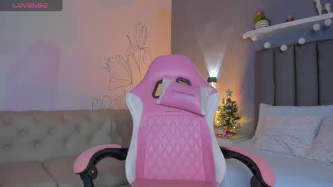 Atenea online show from 12/18/25, 07:20