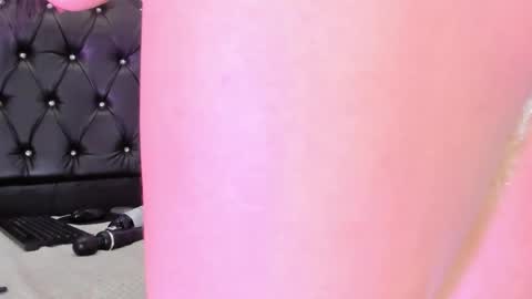 Snapshot of atenea_jonson chatting on 03/06/25, 04:30 atenea_jonson online show from 03/06/25, 04:30
