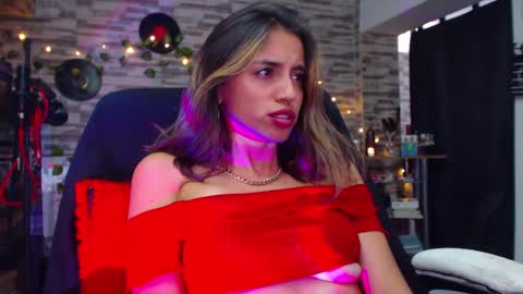 Snapshot of ateneasairce chatting on 01/13/25, 07:53 Atenea online show from 01/13/25, 07:53