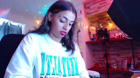 Snapshot of ateneasairce chatting on 02/14/25, 03:05 Atenea online show from 02/14/25, 03:05