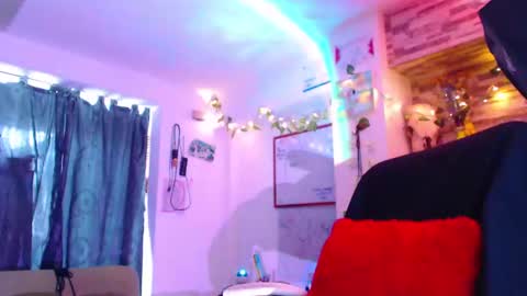 Snapshot of ateneasairce chatting on 02/18/25, 08:14 Atenea online show from 02/18/25, 08:14