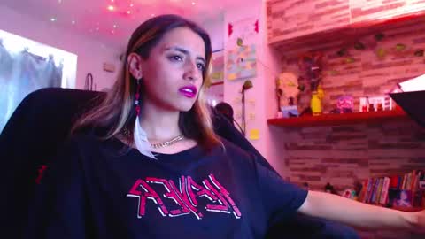 Snapshot of ateneasairce chatting on 03/01/25, 04:54 Atenea online show from 03/01/25, 04:54