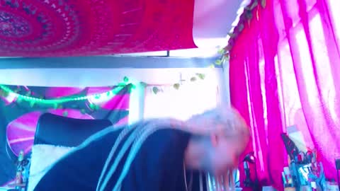 Snapshot of ateneasairce chatting on 10/09/25, 02:04 Atenea online show from 10/09/25, 02:04