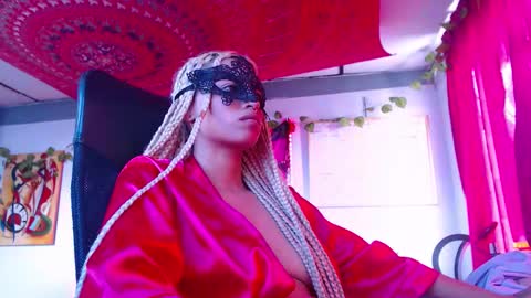 Snapshot of ateneasairce chatting on 10/16/25, 02:51 Atenea online show from 10/16/25, 02:51