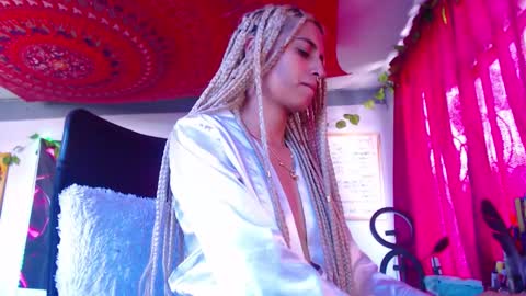 Snapshot of ateneasairce chatting on 10/28/25, 01:14 Atenea online show from 10/28/25, 01:14