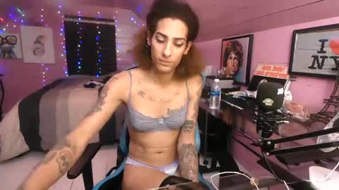   xoxo G0DD3SS xoxox    online show from 01/30/25, 02:49