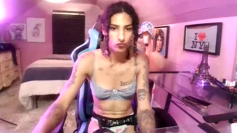   xoxo G0DD3SS xoxox    online show from 10/04/25, 03:37