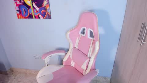 Snapshot of athenea__fox chatting on 10/18/25, 11:55 athenea__fox online show from 10/18/25, 11:55